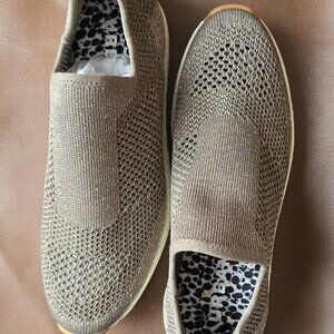 J/slides Urban Sport Bronze Metallic Knit shoes Tiger M NWT Size 8M